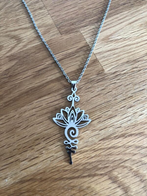 Collier fleur de lotus